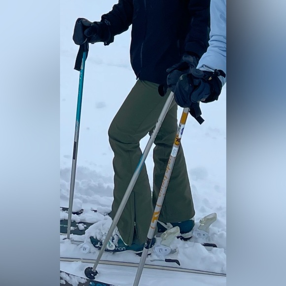 Obermeyer The Bond Softshell Ski Pant - Women’s size 2 - Picture 2 of 5